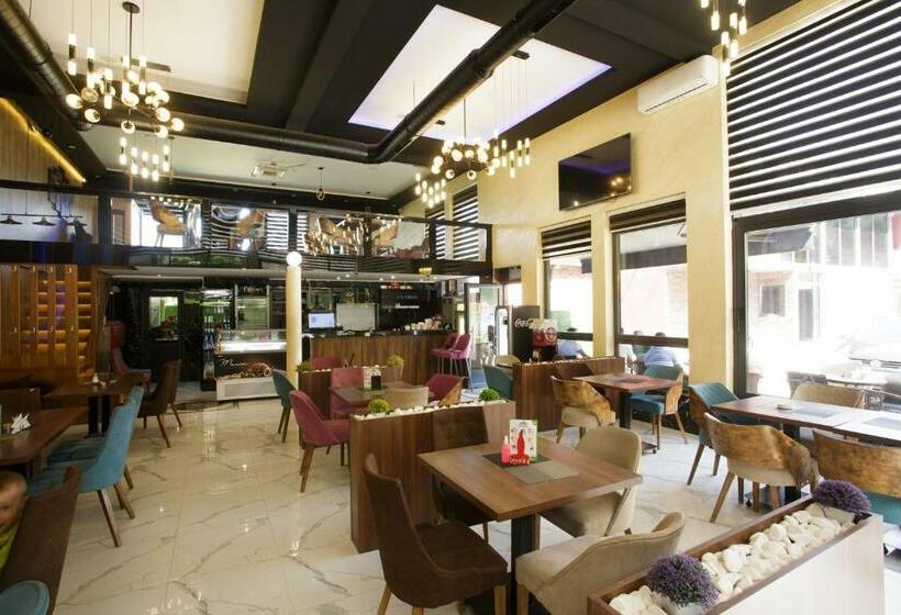 مُتل B H B Apartmani