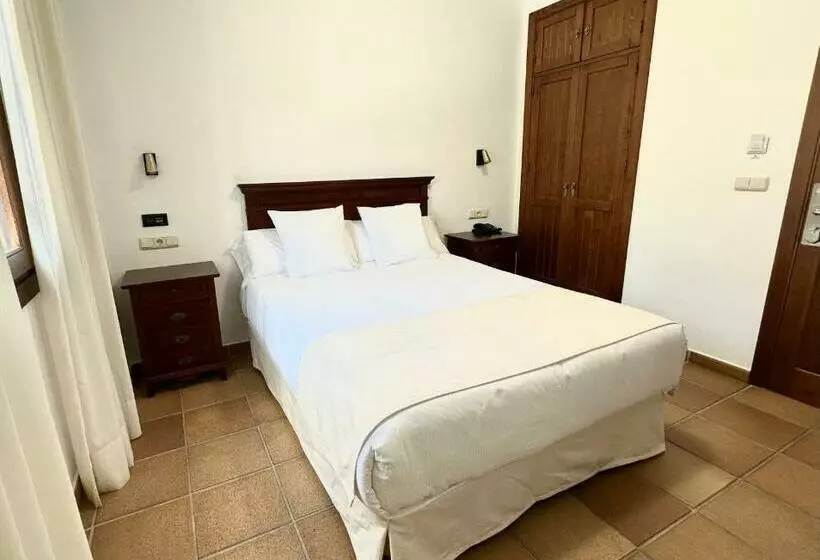 ペンション Hostal La Muralla