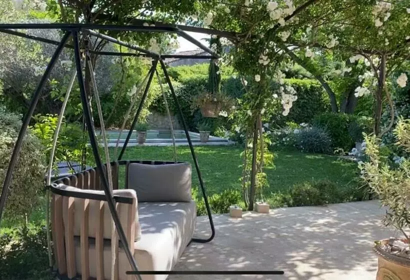 Majatalo La Paradoune 1