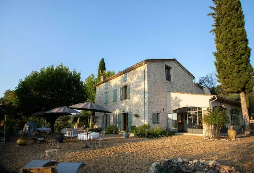 Aamiaismajoitus (B&B) Le Mas Des Romarins