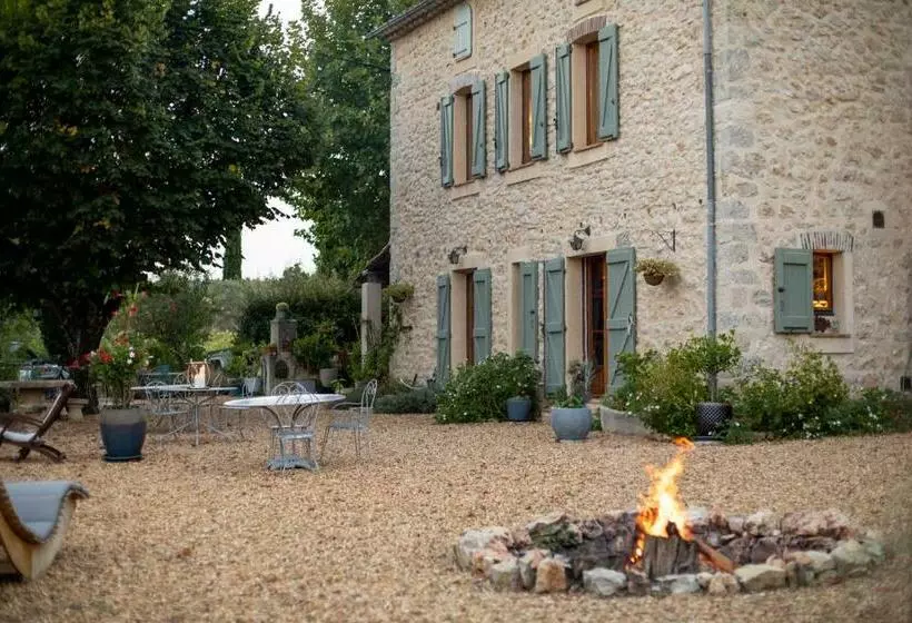 Aamiaismajoitus (B&B) Le Mas Des Romarins