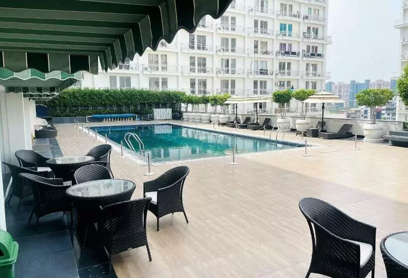 ホテル The Grace Residency, Lucknow