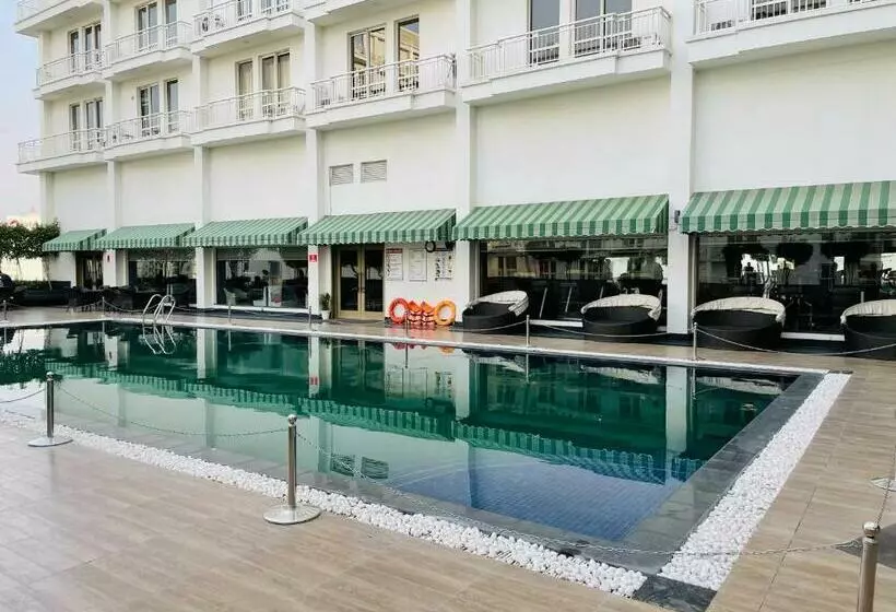 ホテル The Grace Residency, Lucknow