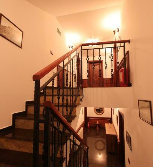 Zambaku I Bardhe Hotel & Bar