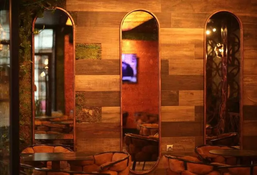 Zambaku I Bardhe Hotel & Bar