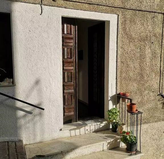 پانسیون Pollino S Room