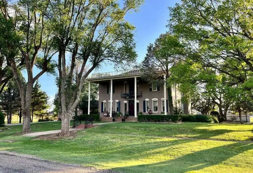 Aamiaismajoitus (B&B) The Cw House