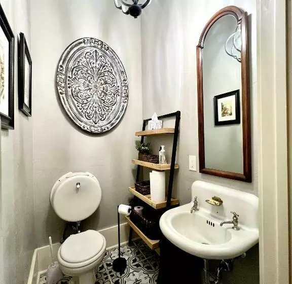 Aamiaismajoitus (B&B) The Cw House