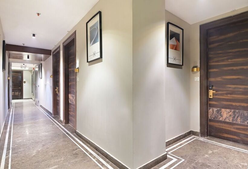 Hotel Oak Plaza New Delhi