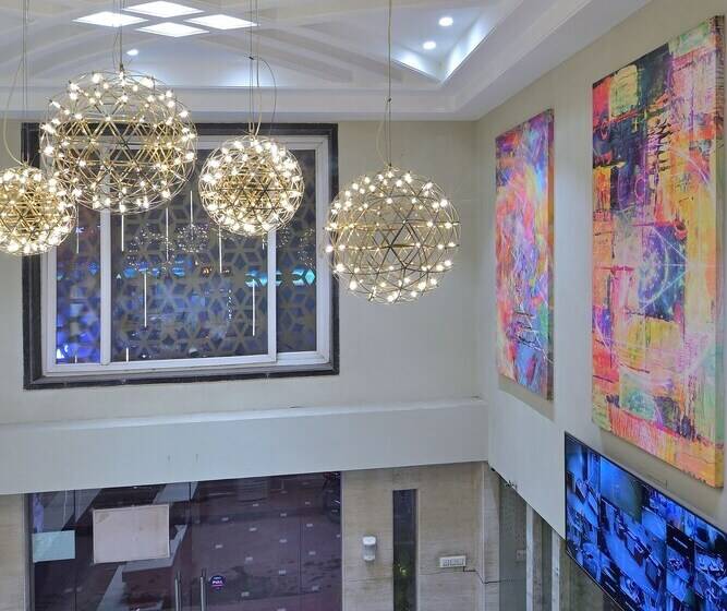 Hotel Oak Plaza New Delhi