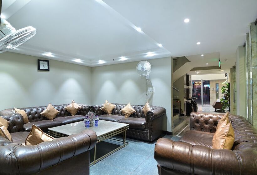 Hotel Oak Plaza New Delhi