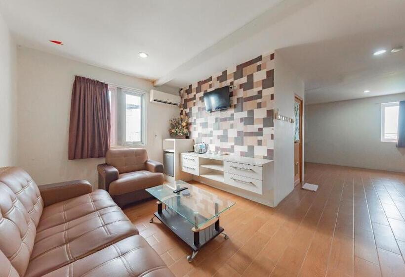 Urbanview Hotel Onyx Ketapang By Reddoorz