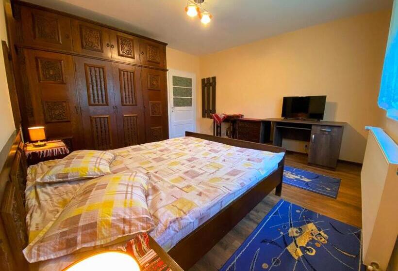 بنسيون Casa Popa