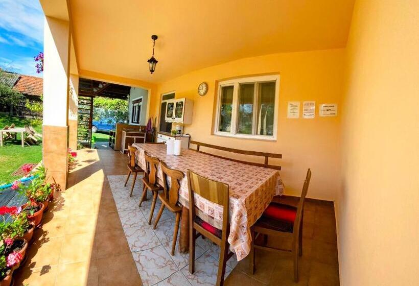 بنسيون Casa Popa