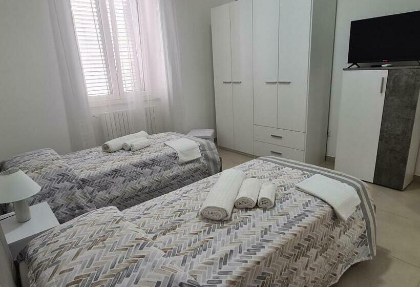 פנסיון Palmis House