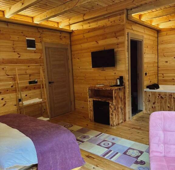 مبيت وإفطار Kiana Bungalov