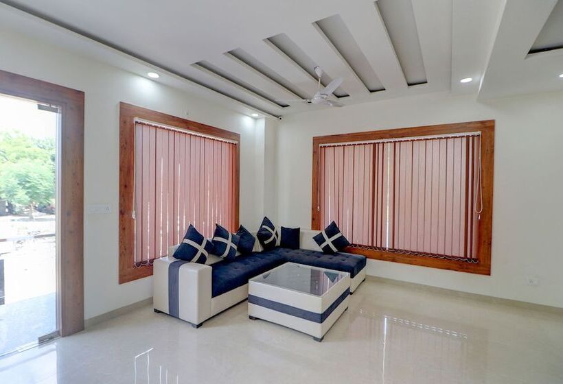 בית מלון כפרי Fabexpress Pravi Inn