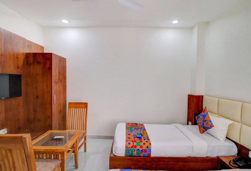 בית מלון כפרי Fabexpress Pravi Inn