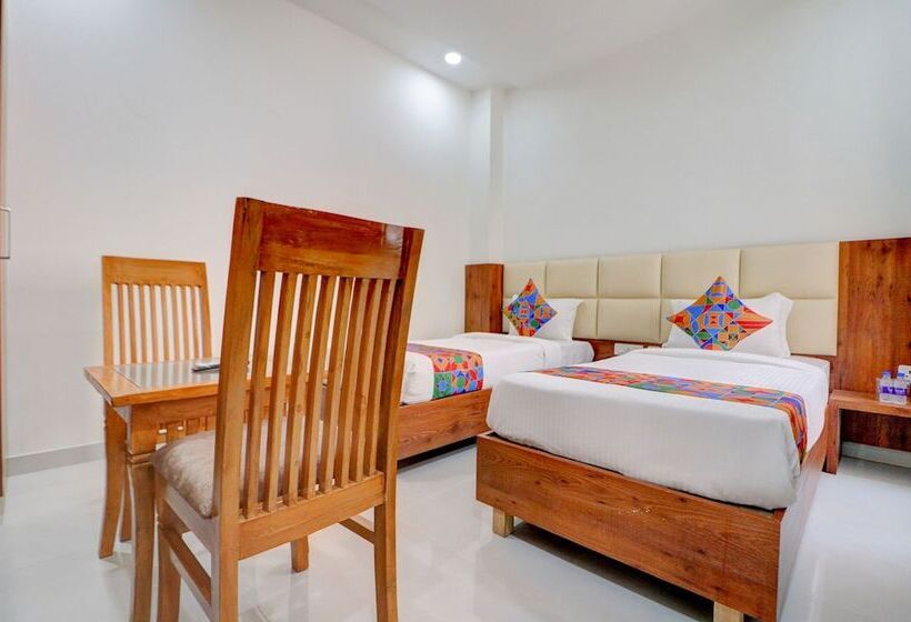 בית מלון כפרי Fabexpress Pravi Inn