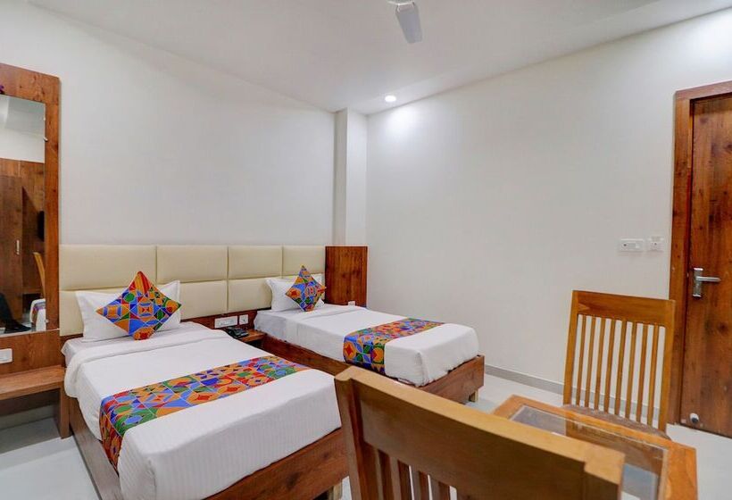 בית מלון כפרי Fabexpress Pravi Inn