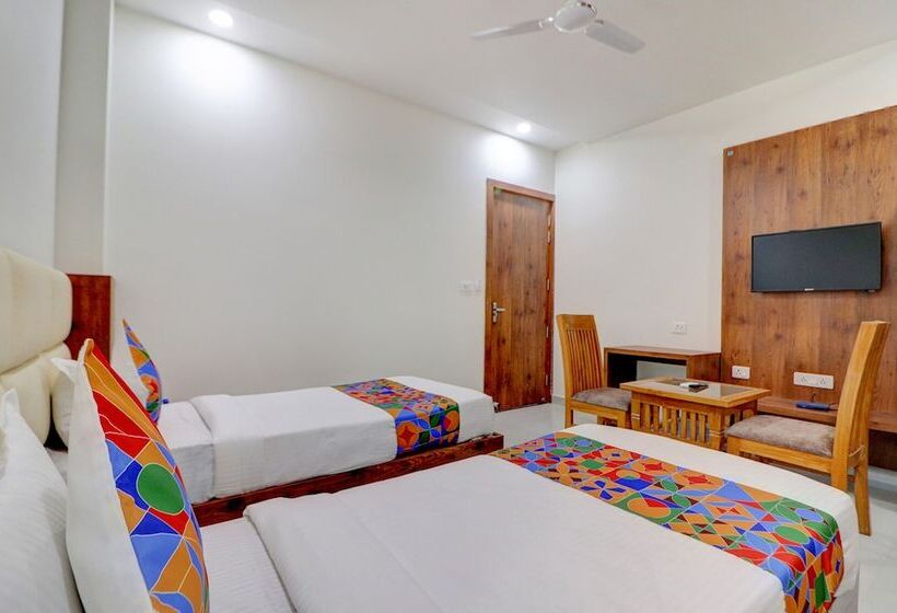 בית מלון כפרי Fabexpress Pravi Inn