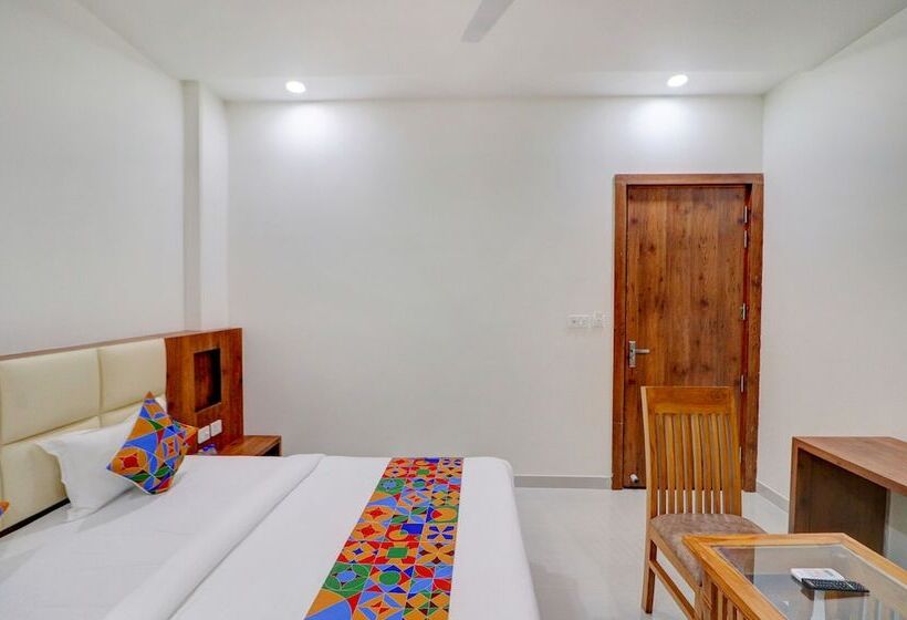 בית מלון כפרי Fabexpress Pravi Inn