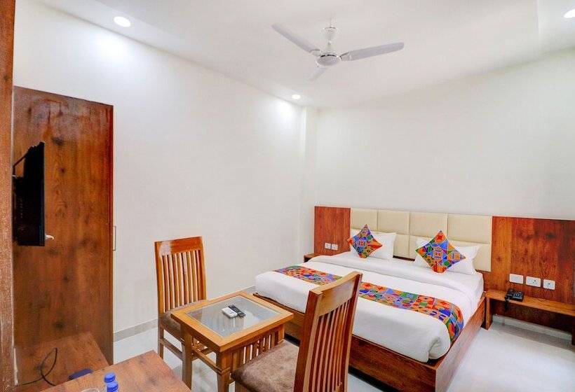 בית מלון כפרי Fabexpress Pravi Inn