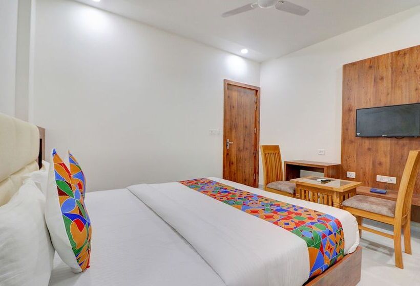 בית מלון כפרי Fabexpress Pravi Inn