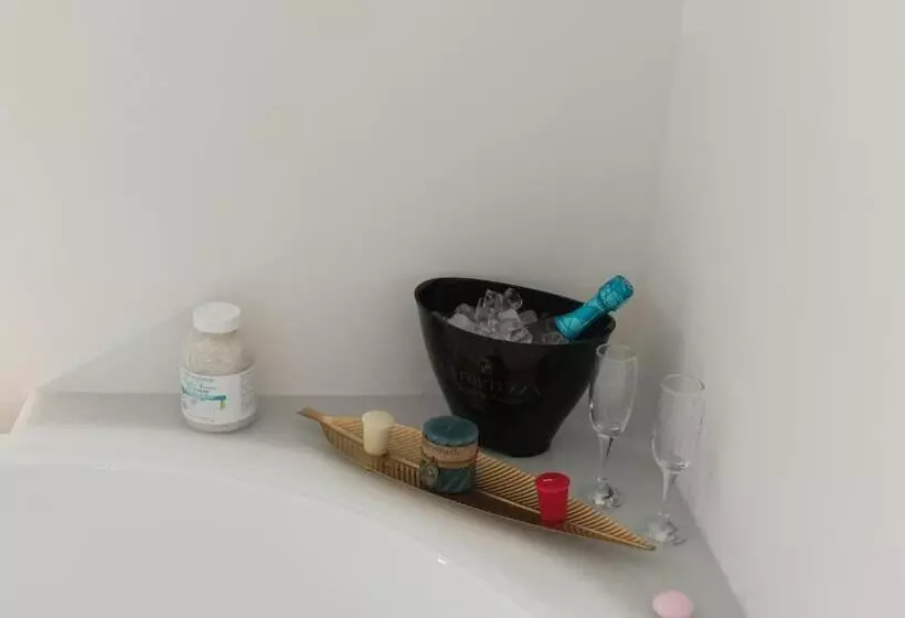 ベッドアンドブレックファースト La Suite Della Casa Bianca