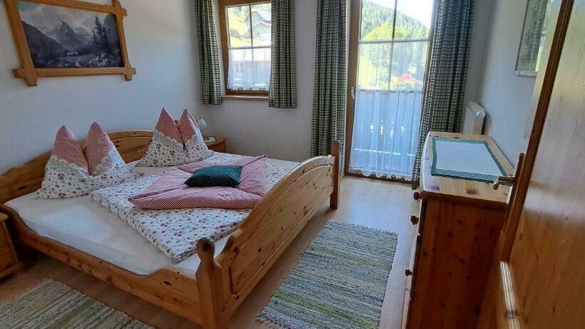 בית מלון כפרי Biobauernhof Fresoldhof