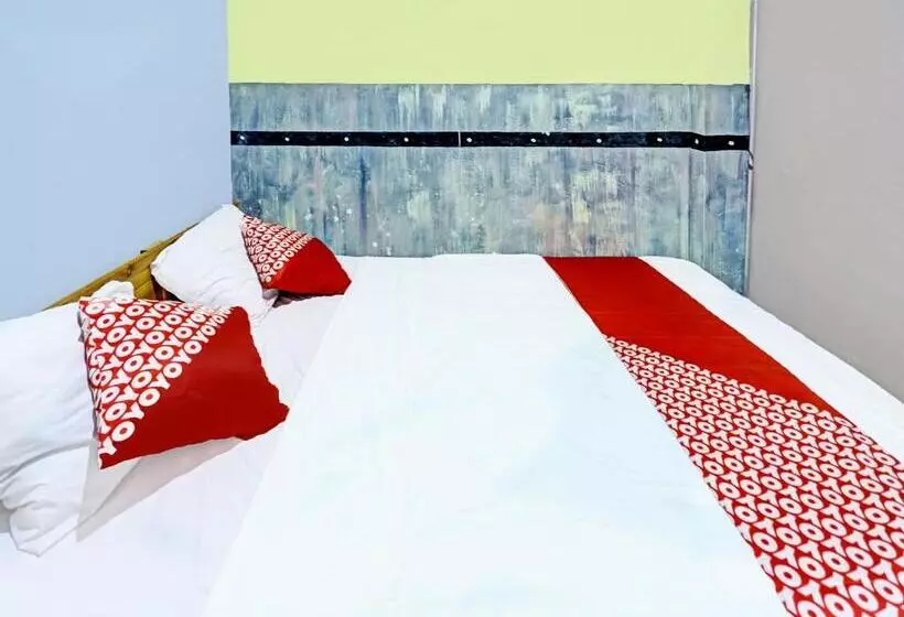 Hotelli Oyo 91363 Lia Stay Syariah