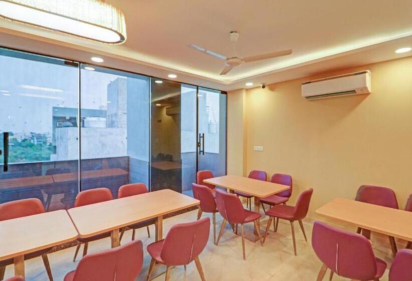 فندق Townhouse 1057 Royal Residency