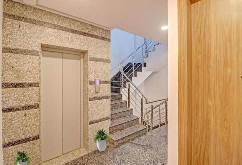 فندق Townhouse 1057 Royal Residency