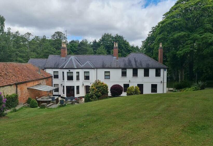 پانسیون Rainworth Lodge