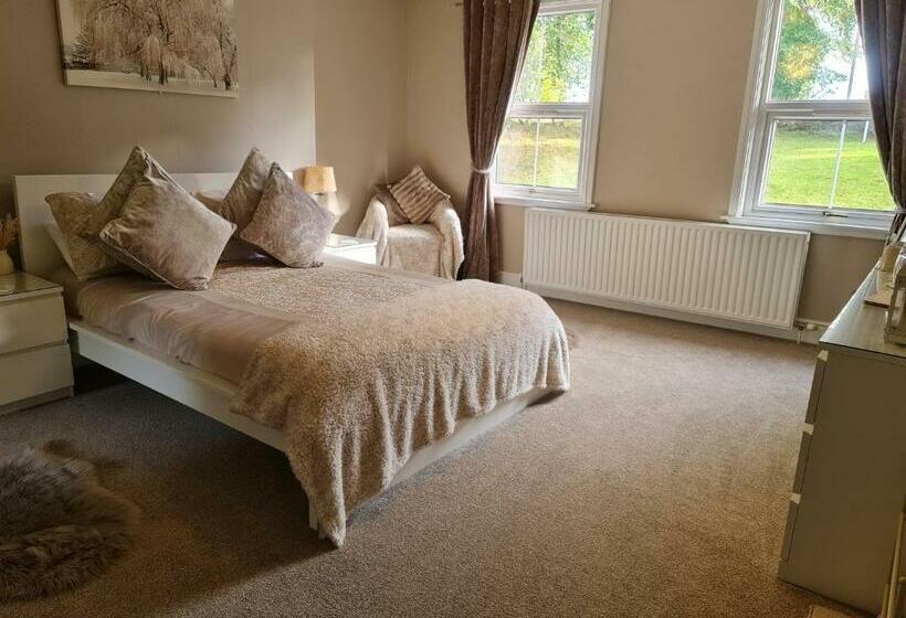 پانسیون Rainworth Lodge