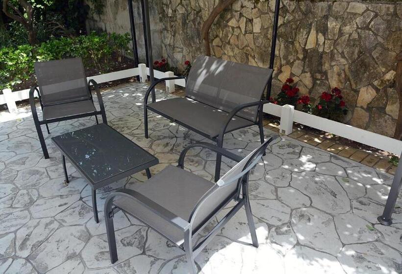 민박 Andrea Room&breakfast