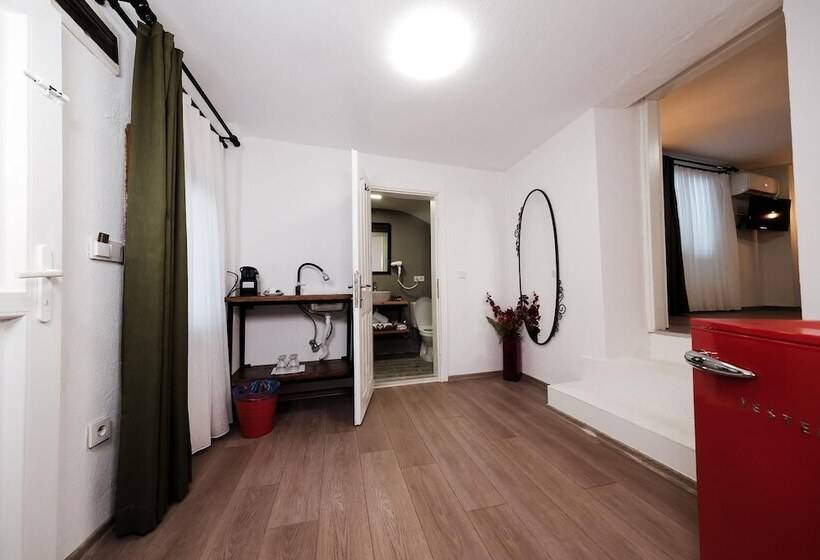 Benjamin Otel Gumusluk