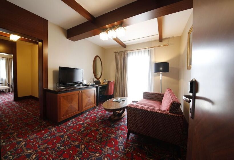 فندق Atatürk Palas Thermal Spa & Convention Center