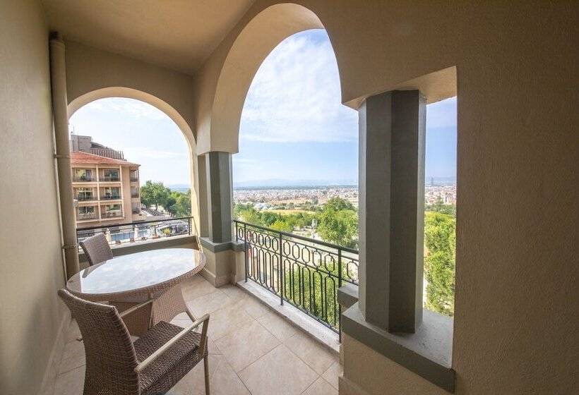 فندق Atatürk Palas Thermal Spa & Convention Center