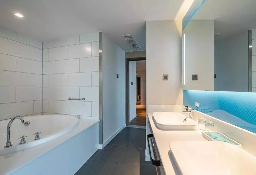 Hotelli Holiday Inn Express Huludao Seaview By Ihg