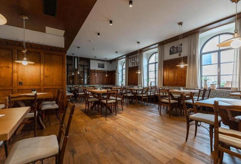 Отель Kirchenwirt Wörgl