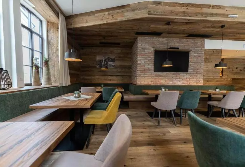 Hotelli Kirchenwirt Wörgl