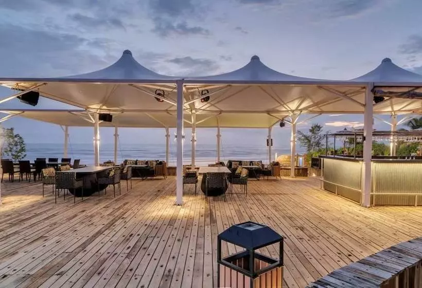 Hotelli Mayfair On Sea, Morjim Beach, Goa