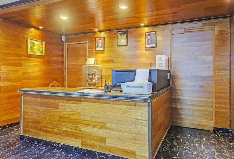 ホテル Oyo 91368 Jasmine 999