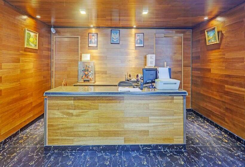 فندق Oyo 91368 Jasmine 999