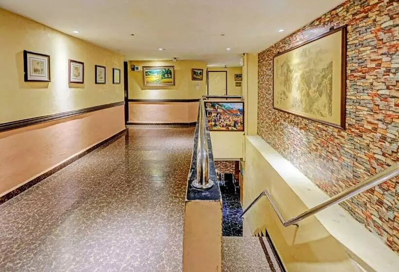 ホテル Oyo 91368 Jasmine 999