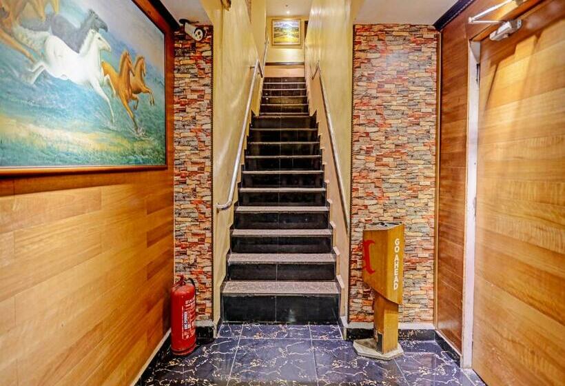 فندق Oyo 91368 Jasmine 999