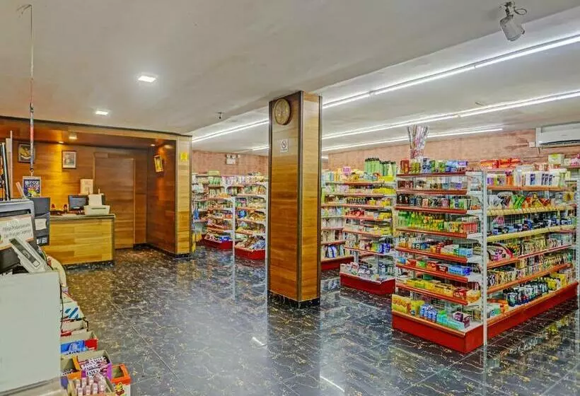 ホテル Oyo 91368 Jasmine 999