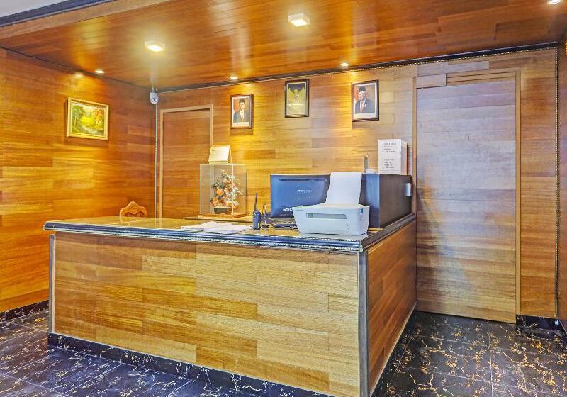 فندق Oyo 91368 Jasmine 999