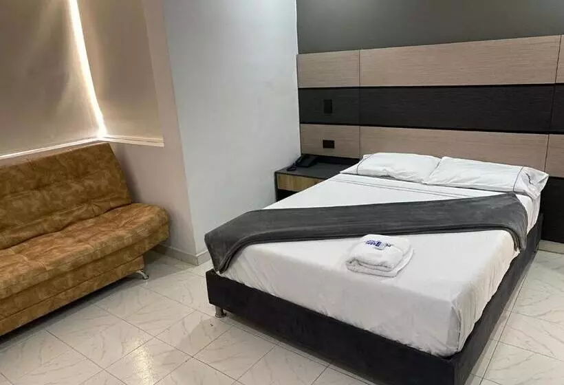 ホテル Plaza Real Ocaña